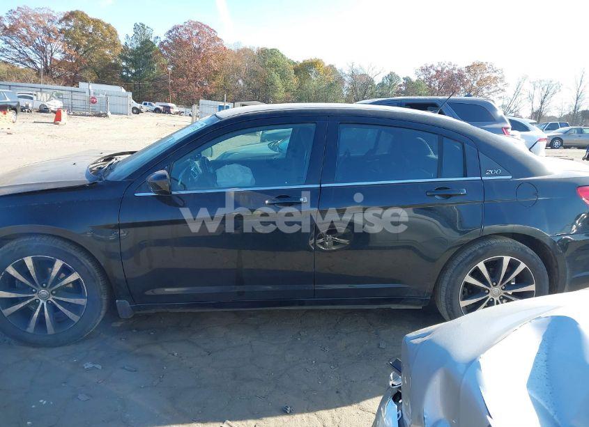 Photo 14 of 2014 Chrysler 200 TOURING (VIN 1C3CCBBG5EN132079)