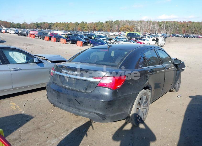 Photo 4 of 2014 Chrysler 200 TOURING (VIN 1C3CCBBG5EN132079)