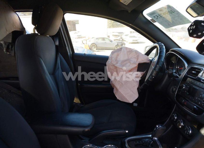 Photo 5 of 2014 Chrysler 200 TOURING (VIN 1C3CCBBG5EN132079)