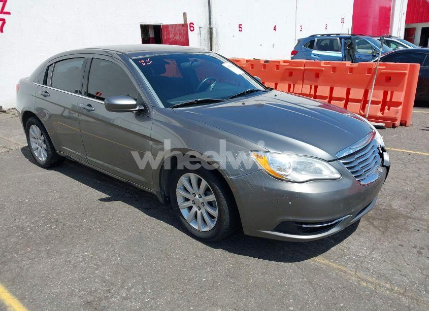 2013 Chrysler 200 TOURING (VIN 1C3CCBBG6DN528567) main photo