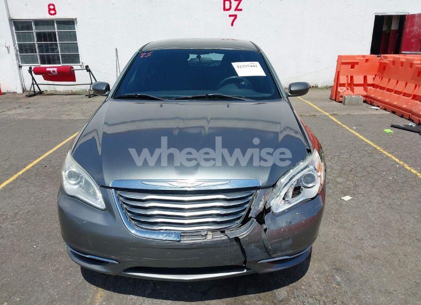 Photo 12 of 2013 Chrysler 200 TOURING (VIN 1C3CCBBG6DN528567)