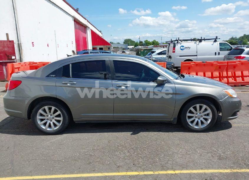 Photo 13 of 2013 Chrysler 200 TOURING (VIN 1C3CCBBG6DN528567)