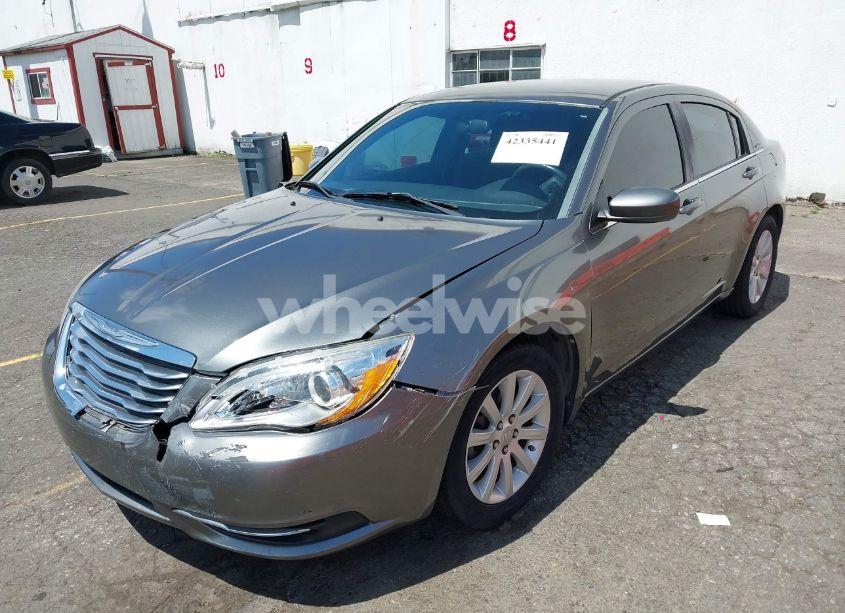 Photo 6 of 2013 Chrysler 200 TOURING (VIN 1C3CCBBG6DN528567)
