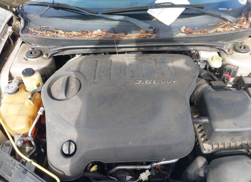 Photo 10 of 2013 Chrysler 200 TOURING (VIN 1C3CCBBG6DN703853)