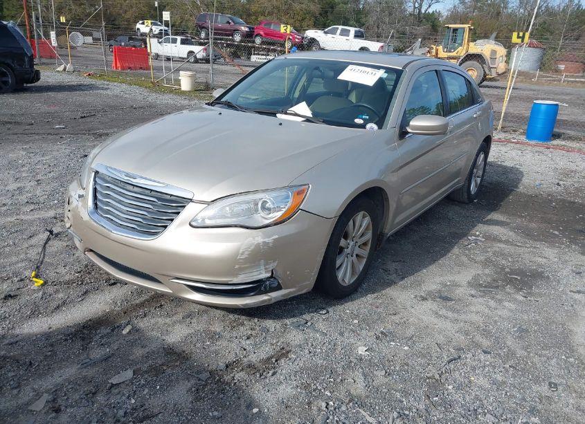 Photo 2 of 2013 Chrysler 200 TOURING (VIN 1C3CCBBG6DN703853)
