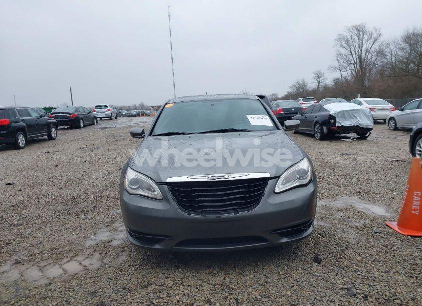Photo 13 of 2013 Chrysler 200 TOURING (VIN 1C3CCBBG6DN712066)