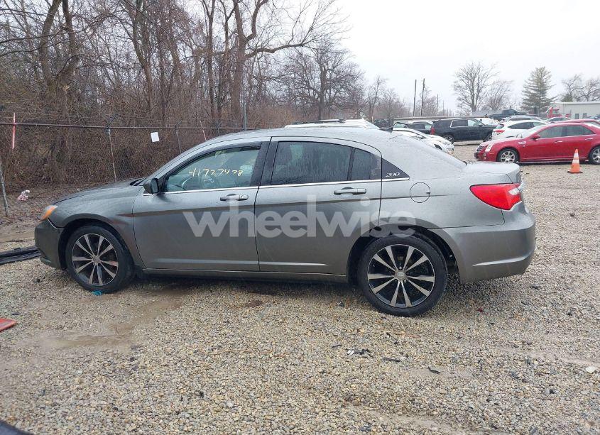 Photo 15 of 2013 Chrysler 200 TOURING (VIN 1C3CCBBG6DN712066)