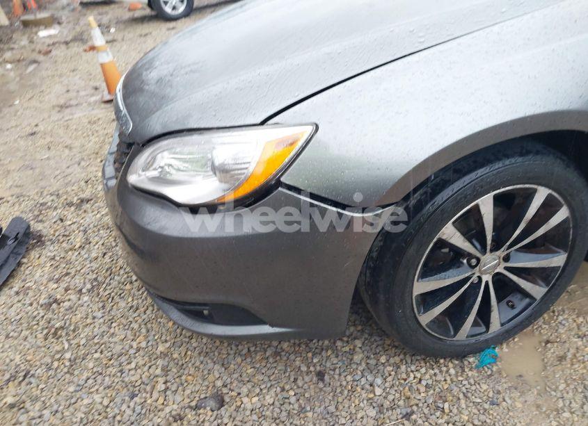 Photo 19 of 2013 Chrysler 200 TOURING (VIN 1C3CCBBG6DN712066)