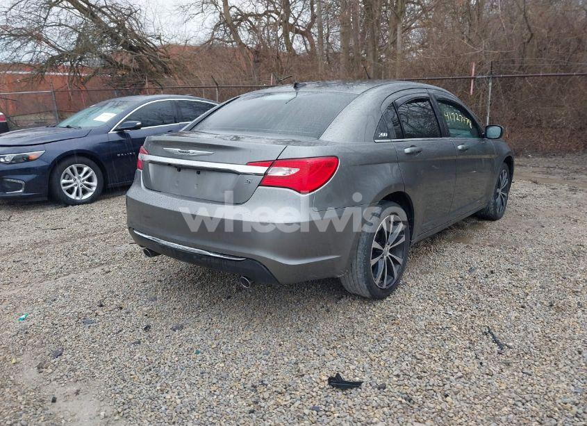 Photo 4 of 2013 Chrysler 200 TOURING (VIN 1C3CCBBG6DN712066)