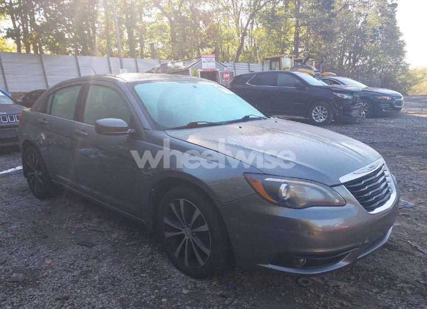 2013 Chrysler 200 TOURING (VIN 1C3CCBBG6DN723648) main photo