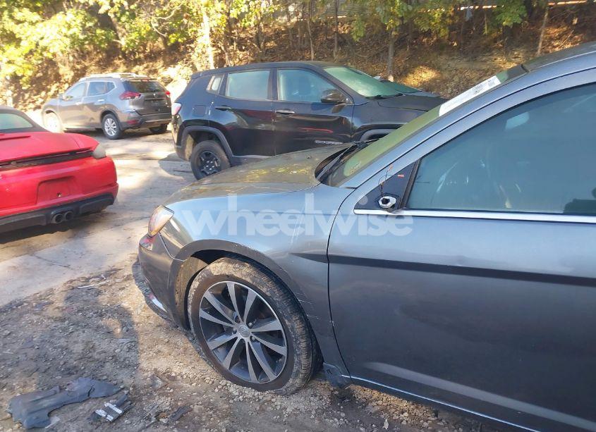 Photo 12 of 2013 Chrysler 200 TOURING (VIN 1C3CCBBG6DN723648)