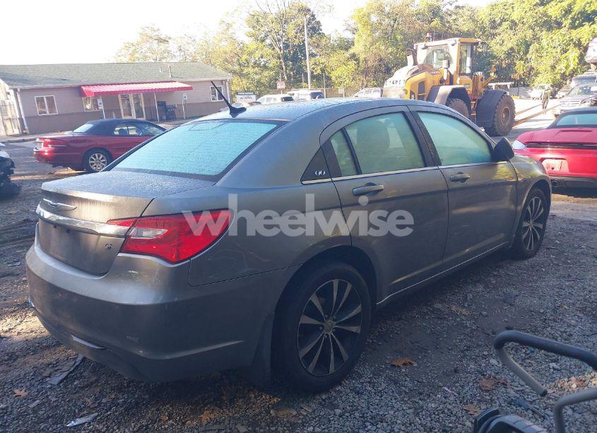 Photo 4 of 2013 Chrysler 200 TOURING (VIN 1C3CCBBG6DN723648)