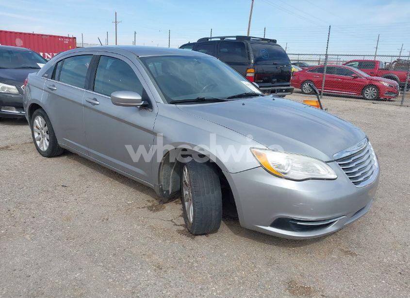 2013 Chrysler 200 TOURING (VIN 1C3CCBBG7DN527265) main photo