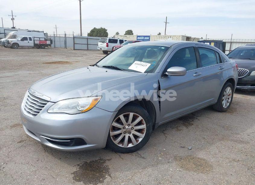 Photo 2 of 2013 Chrysler 200 TOURING (VIN 1C3CCBBG7DN527265)
