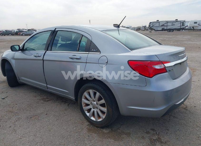 Photo 3 of 2013 Chrysler 200 TOURING (VIN 1C3CCBBG7DN527265)