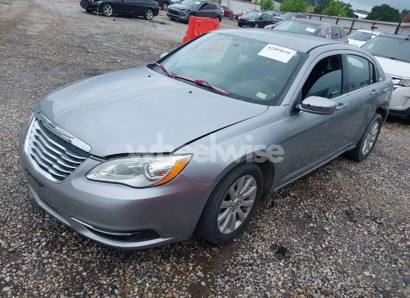 Photo 2 of 2013 Chrysler 200 TOURING (VIN 1C3CCBBG7DN528013)