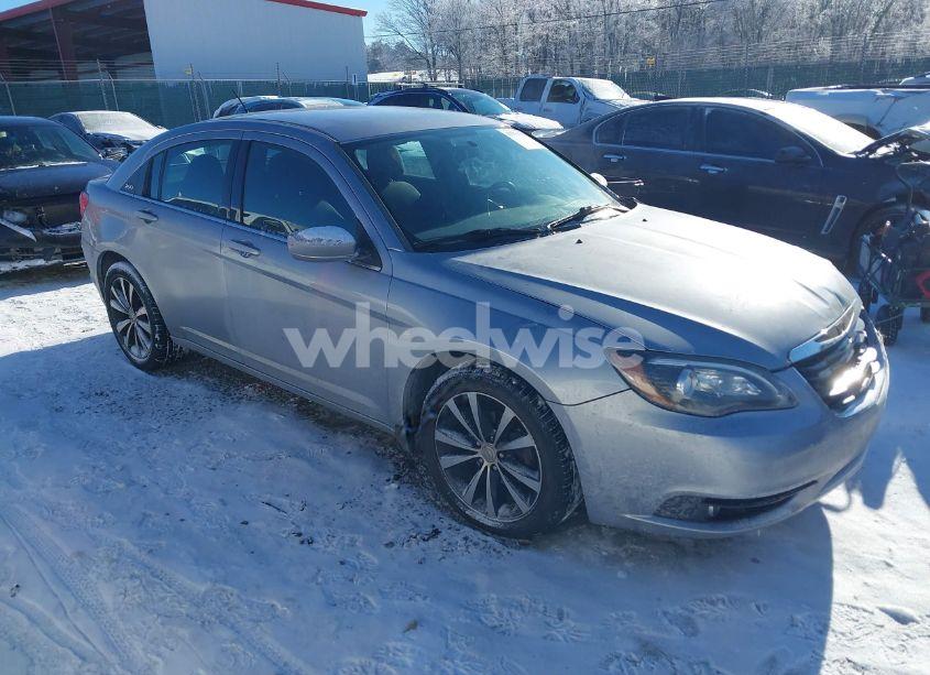 2013 Chrysler 200 TOURING (VIN 1C3CCBBG7DN720399) main photo