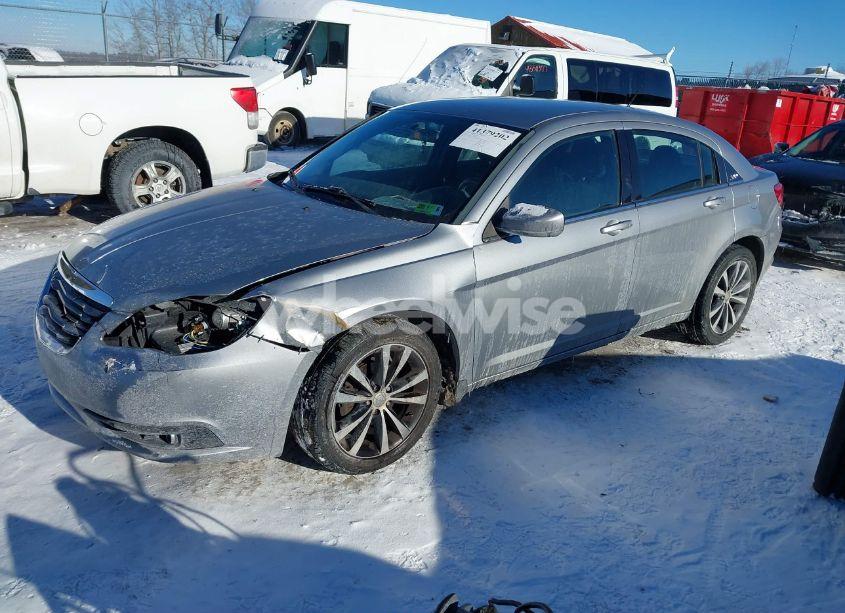 Photo 2 of 2013 Chrysler 200 TOURING (VIN 1C3CCBBG7DN720399)