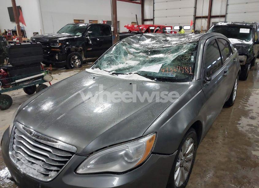 Photo 6 of 2013 Chrysler 200 TOURING (VIN 1C3CCBBG7DN760126)