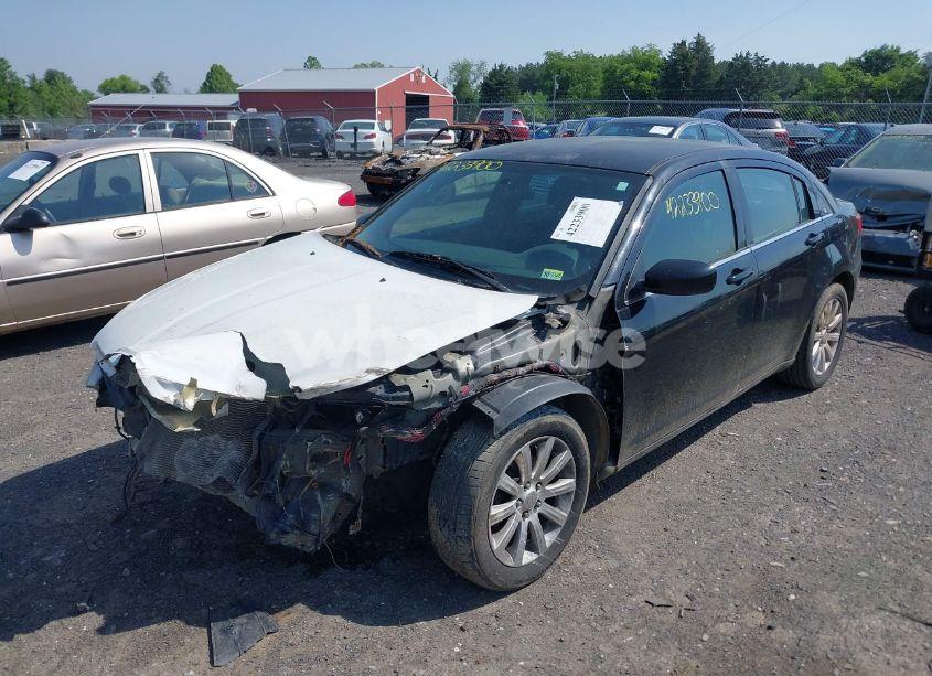 Photo 2 of 2014 Chrysler 200 TOURING (VIN 1C3CCBBG7EN114229)