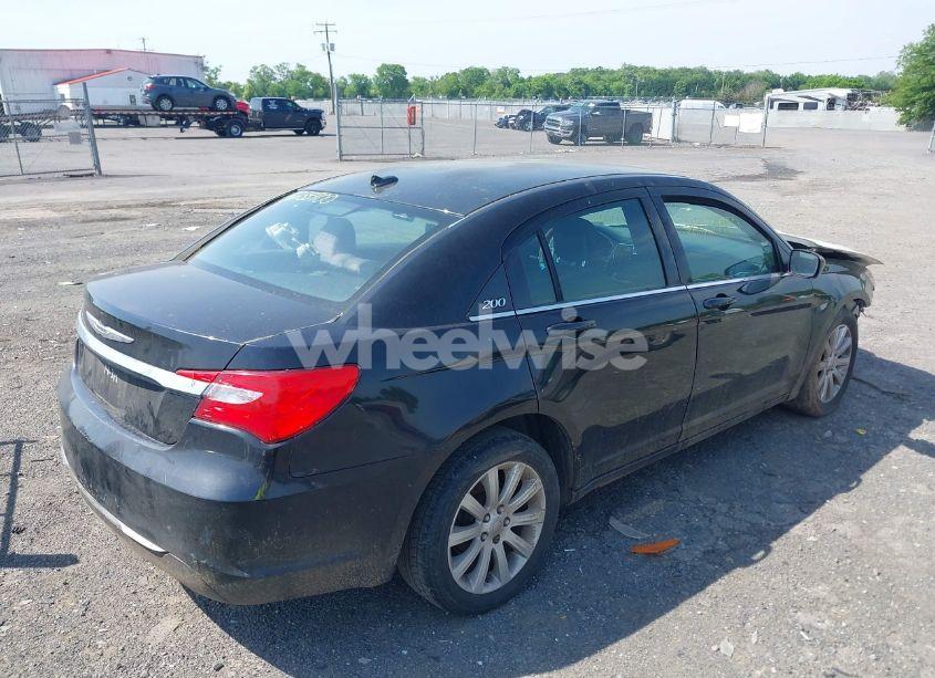 Photo 4 of 2014 Chrysler 200 TOURING (VIN 1C3CCBBG7EN114229)