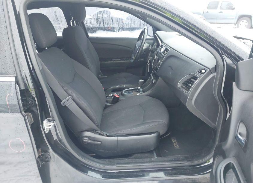 Photo 5 of 2013 Chrysler 200 TOURING (VIN 1C3CCBBG8DN715678)