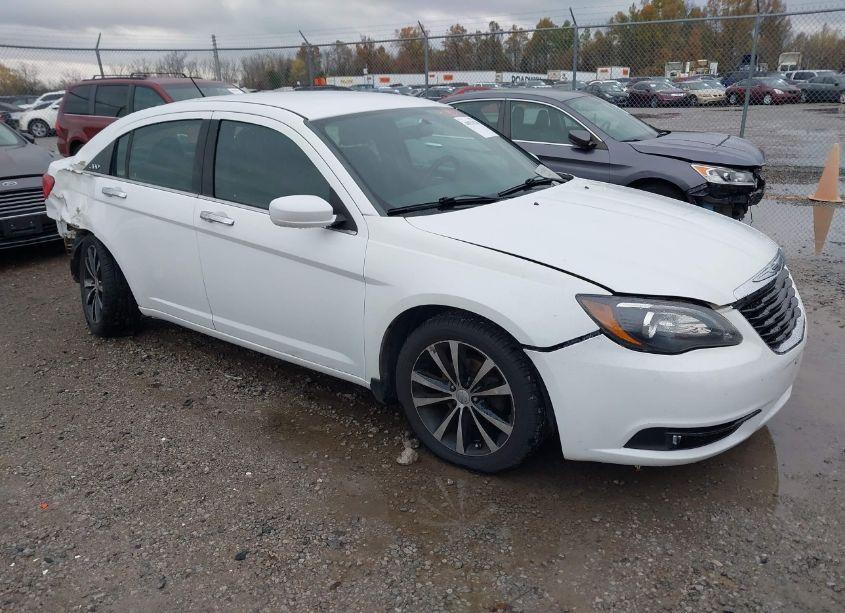 2013 Chrysler 200 TOURING (VIN 1C3CCBBG8DN716684) main photo