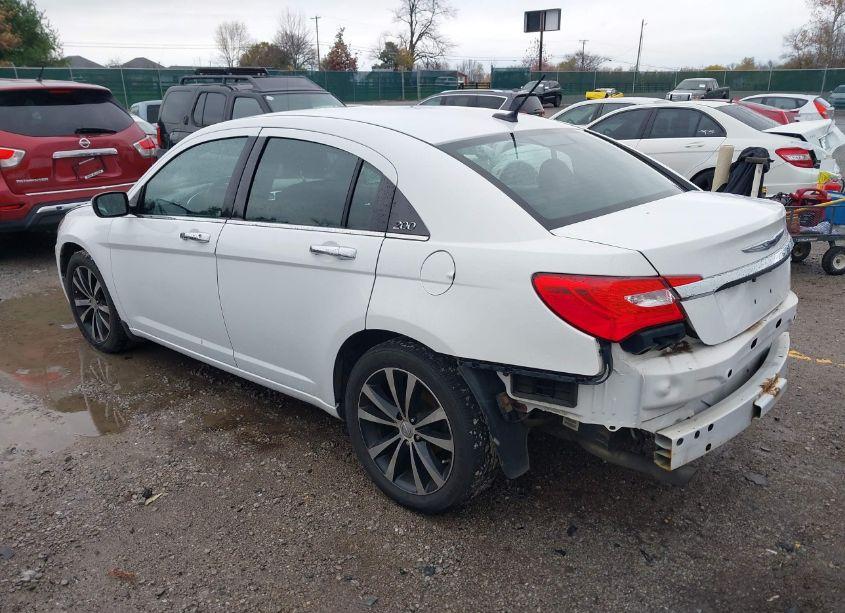 Photo 3 of 2013 Chrysler 200 TOURING (VIN 1C3CCBBG8DN716684)