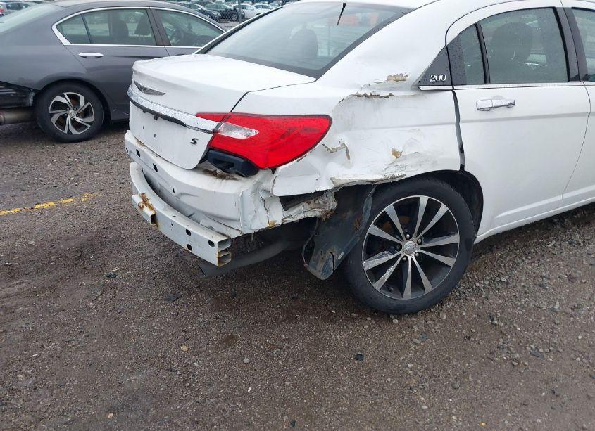 Photo 6 of 2013 Chrysler 200 TOURING (VIN 1C3CCBBG8DN716684)