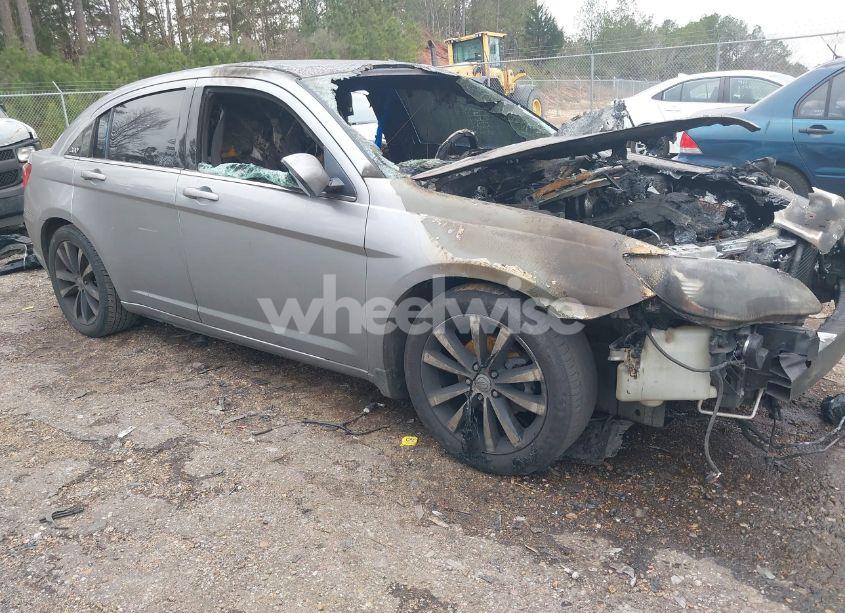 2013 Chrysler 200 TOURING (VIN 1C3CCBBG8DN720363) main photo