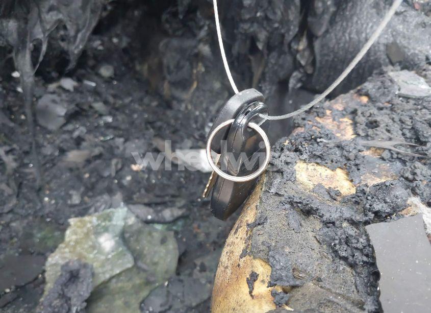 Photo 11 of 2013 Chrysler 200 TOURING (VIN 1C3CCBBG8DN720363)