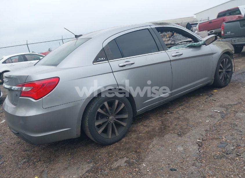 Photo 4 of 2013 Chrysler 200 TOURING (VIN 1C3CCBBG8DN720363)