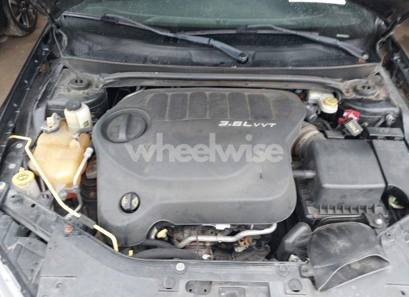 Photo 10 of 2013 Chrysler 200 TOURING (VIN 1C3CCBBG8DN728155)