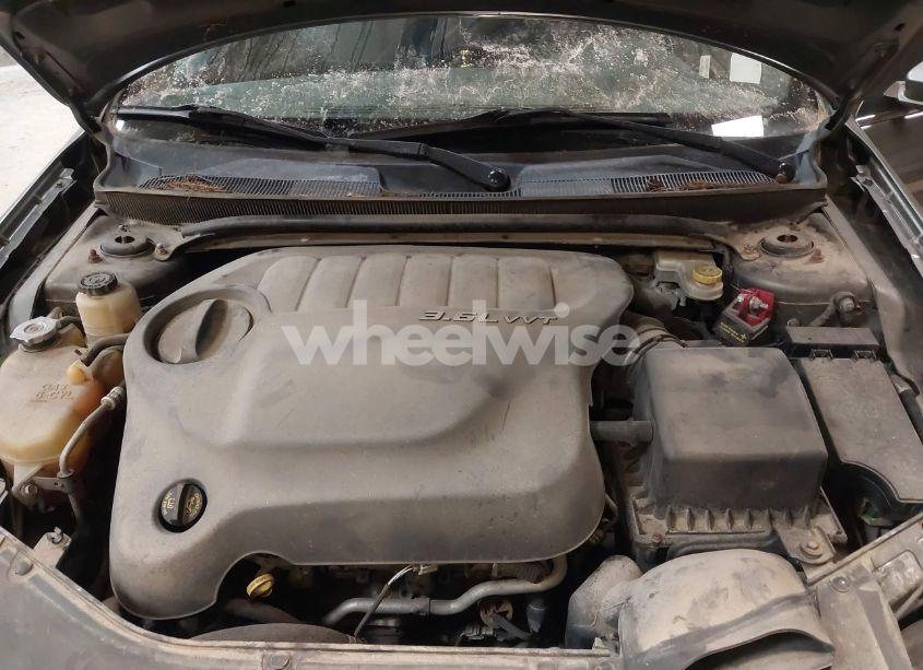 Photo 10 of 2013 Chrysler 200 TOURING (VIN 1C3CCBBG8DN731945)