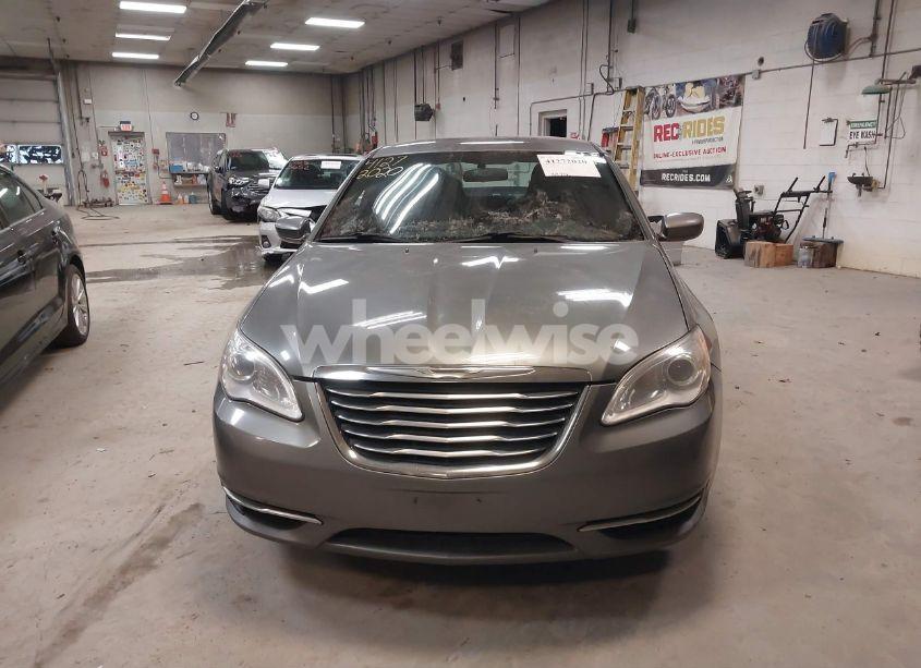 Photo 13 of 2013 Chrysler 200 TOURING (VIN 1C3CCBBG8DN731945)