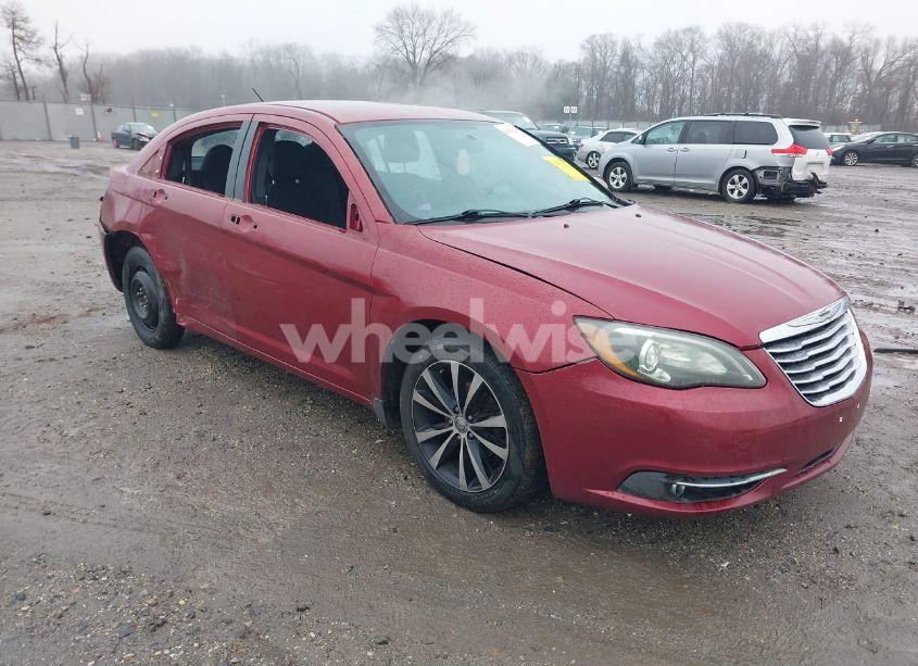 2013 Chrysler 200 TOURING (VIN 1C3CCBBG8DN747353) main photo