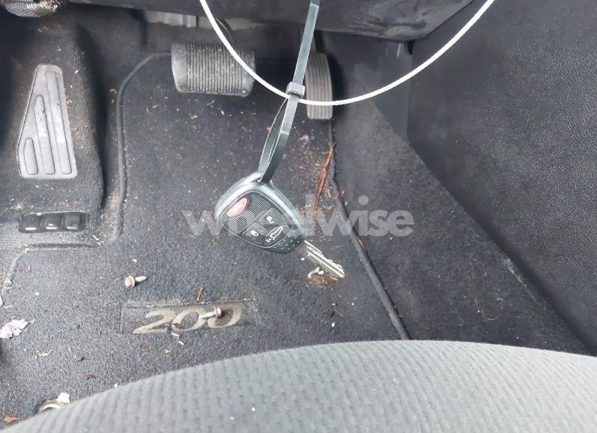 Photo 11 of 2012 Chrysler 200 TOURING (VIN 1C3CCBBG9CN106775)