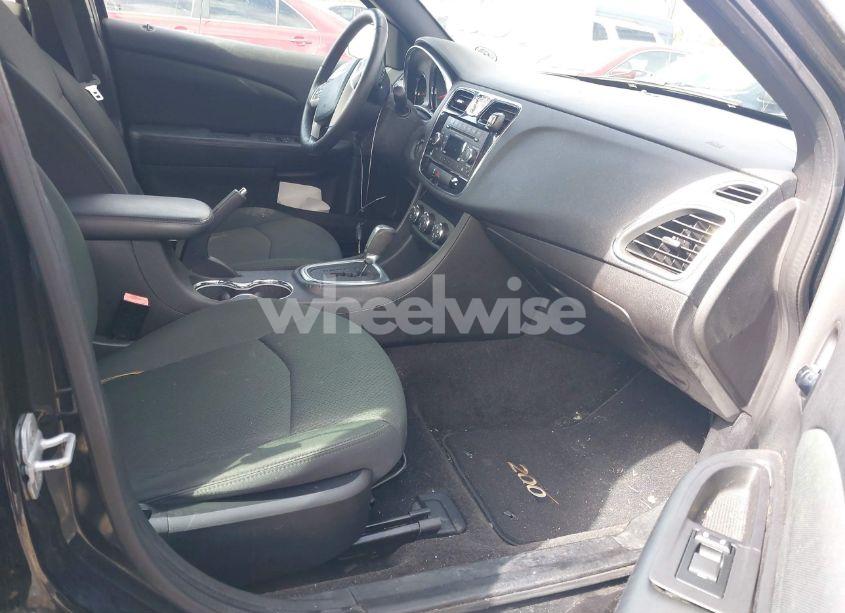 Photo 5 of 2012 Chrysler 200 TOURING (VIN 1C3CCBBG9CN106775)