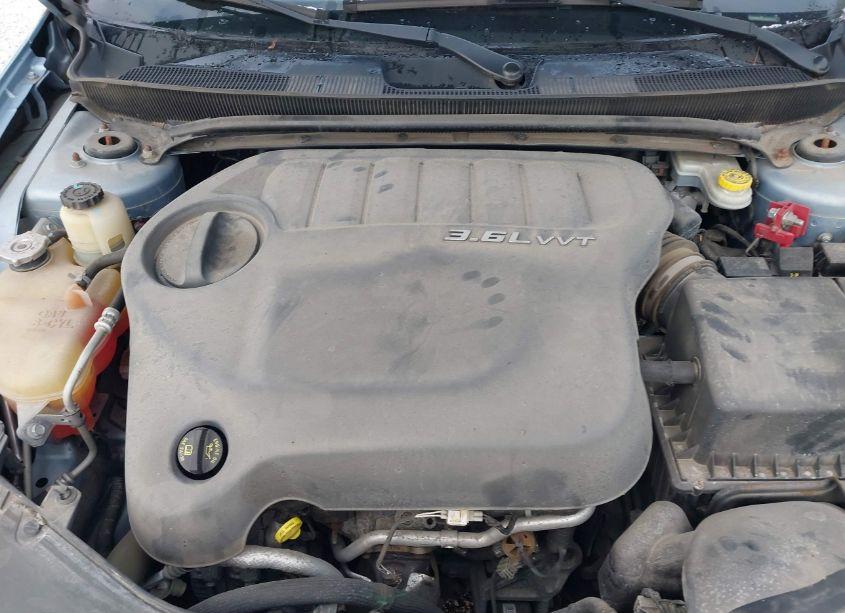 Photo 10 of 2012 Chrysler 200 TOURING (VIN 1C3CCBBG9CN329060)