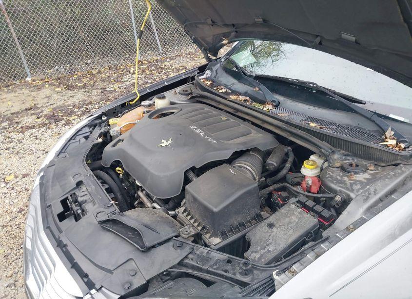 Photo 10 of 2013 Chrysler 200 TOURING (VIN 1C3CCBBG9DN623933)