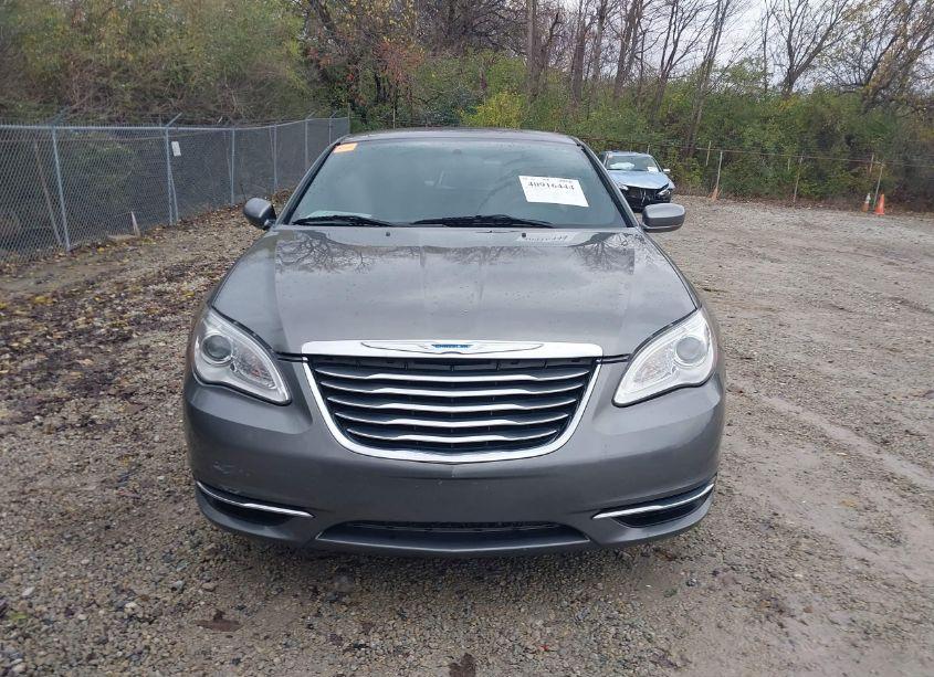 Photo 13 of 2013 Chrysler 200 TOURING (VIN 1C3CCBBG9DN623933)