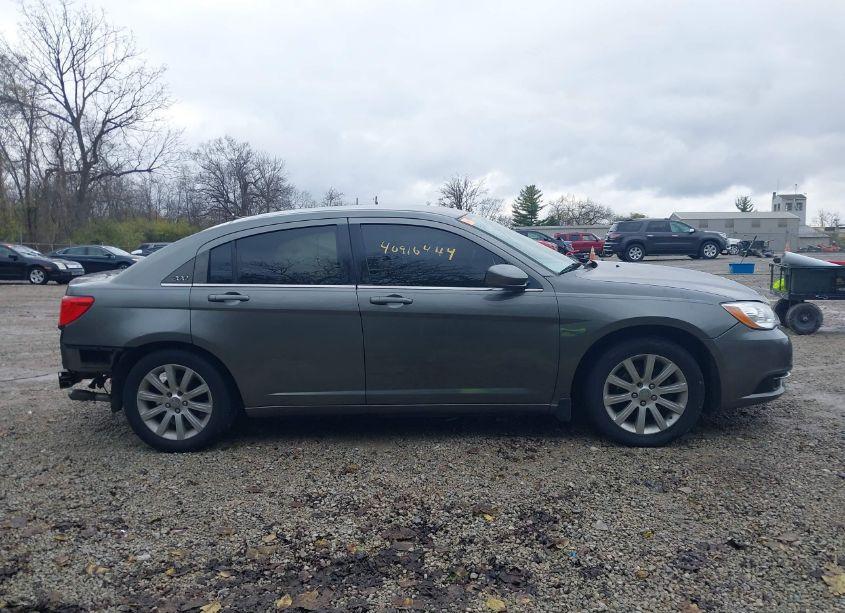 Photo 14 of 2013 Chrysler 200 TOURING (VIN 1C3CCBBG9DN623933)