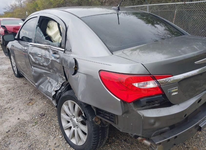 Photo 18 of 2013 Chrysler 200 TOURING (VIN 1C3CCBBG9DN623933)