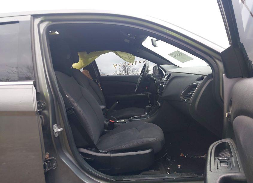 Photo 5 of 2013 Chrysler 200 TOURING (VIN 1C3CCBBG9DN623933)