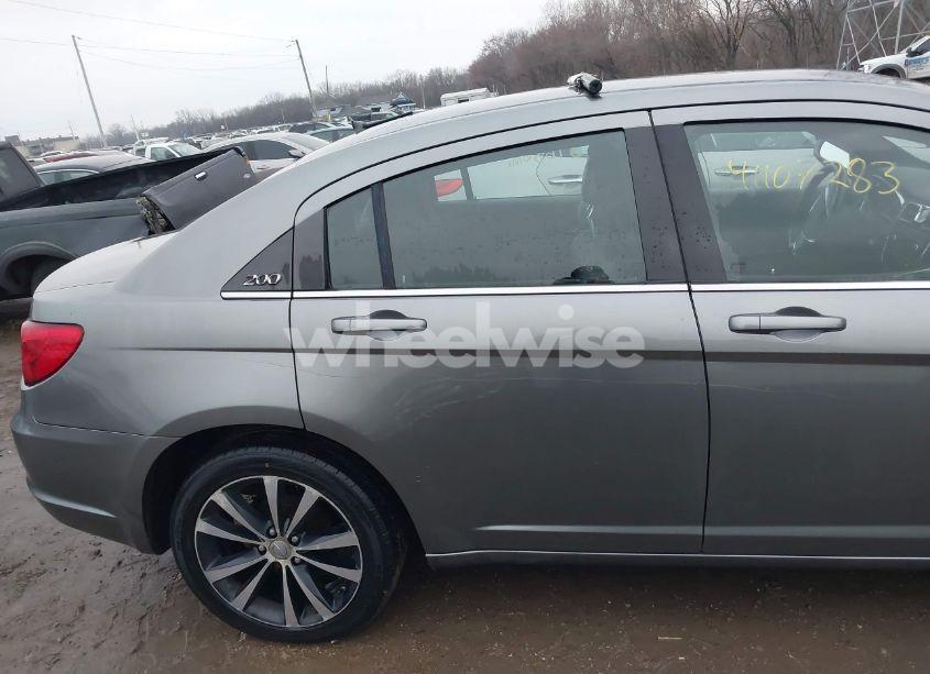 Photo 17 of 2013 Chrysler 200 TOURING (VIN 1C3CCBBG9DN711963)