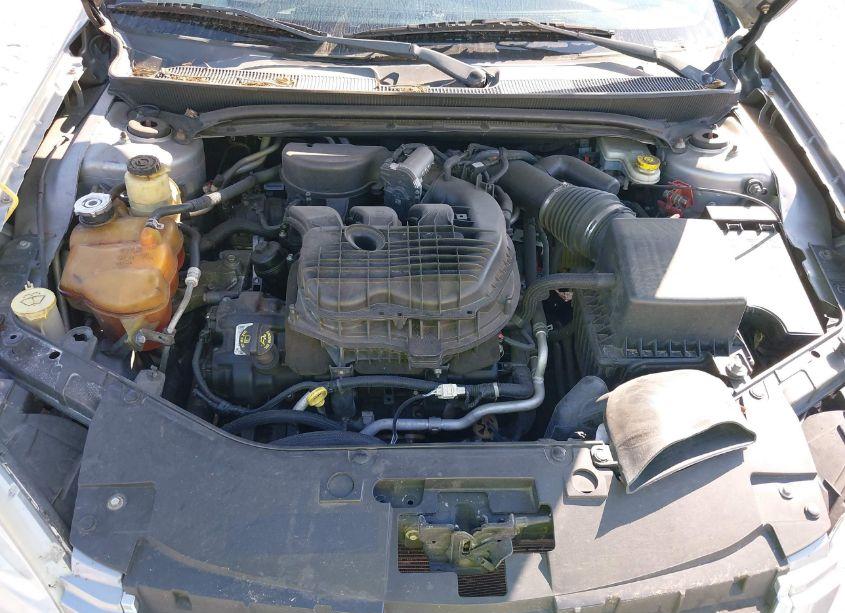 Photo 10 of 2013 Chrysler 200 TOURING (VIN 1C3CCBBG9DN731548)