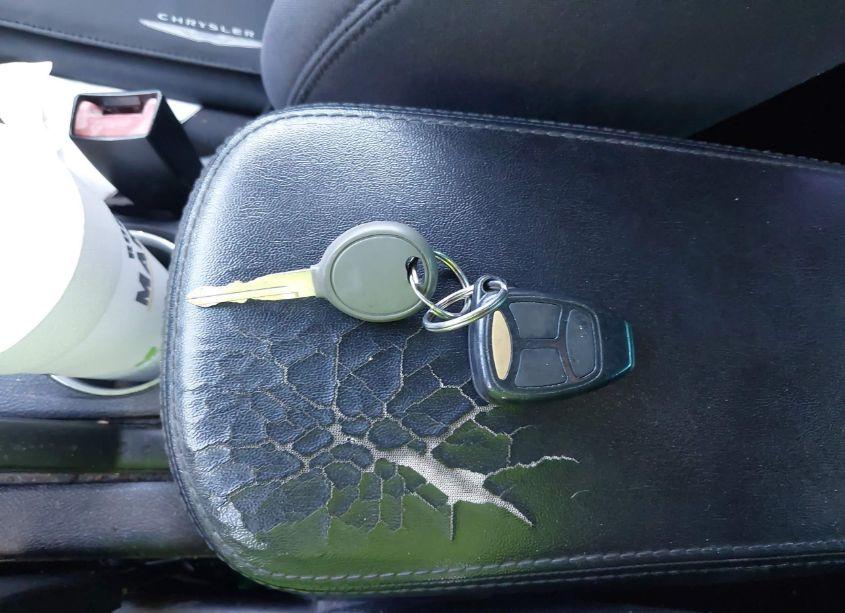 Photo 11 of 2013 Chrysler 200 TOURING (VIN 1C3CCBBG9DN731548)