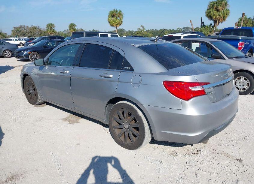 Photo 3 of 2013 Chrysler 200 TOURING (VIN 1C3CCBBG9DN731548)