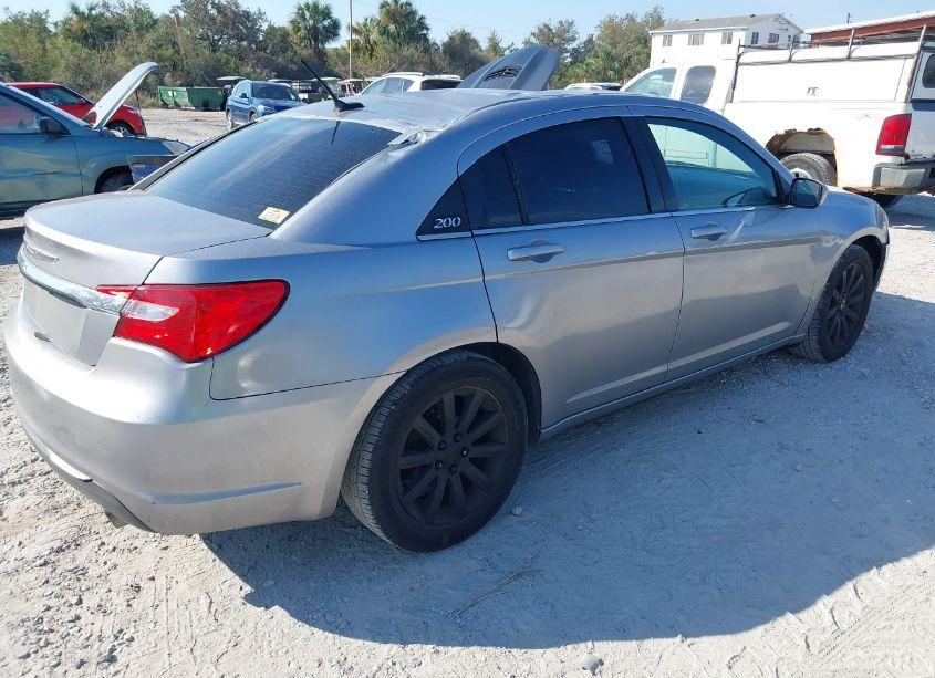 Photo 4 of 2013 Chrysler 200 TOURING (VIN 1C3CCBBG9DN731548)