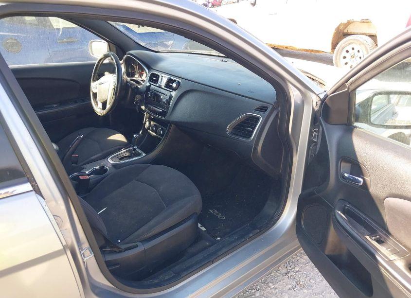 Photo 5 of 2013 Chrysler 200 TOURING (VIN 1C3CCBBG9DN731548)